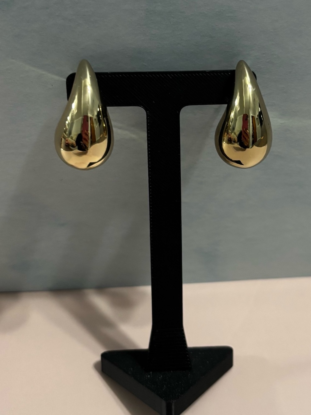 5/$25 (Pick 5 items for $25 Labeled) Goldtone Teardrop Earrings